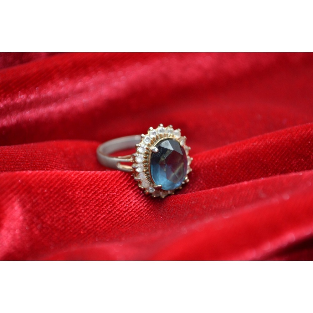 Vintage Blue Stone Cocktail‎ Ring Silver Tone Halo Oval Faux Sapphire Size 8